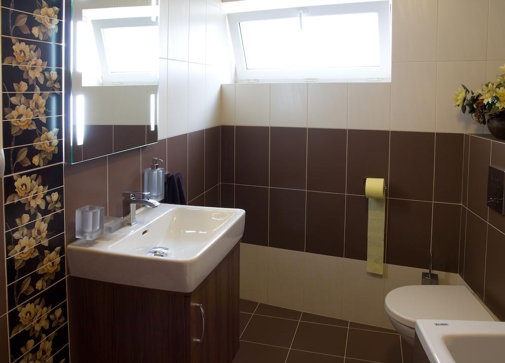 Penzion Benedikti Prievidza Extérieur photo