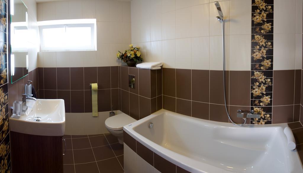 Penzion Benedikti Prievidza Extérieur photo